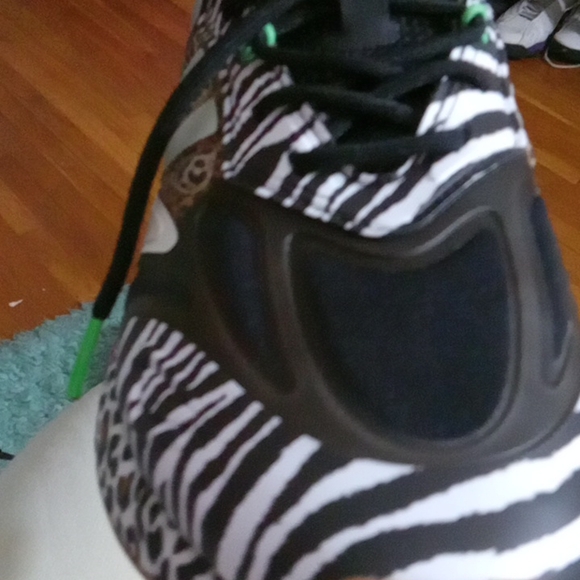 Adidas shoes - Picture 2 of 4